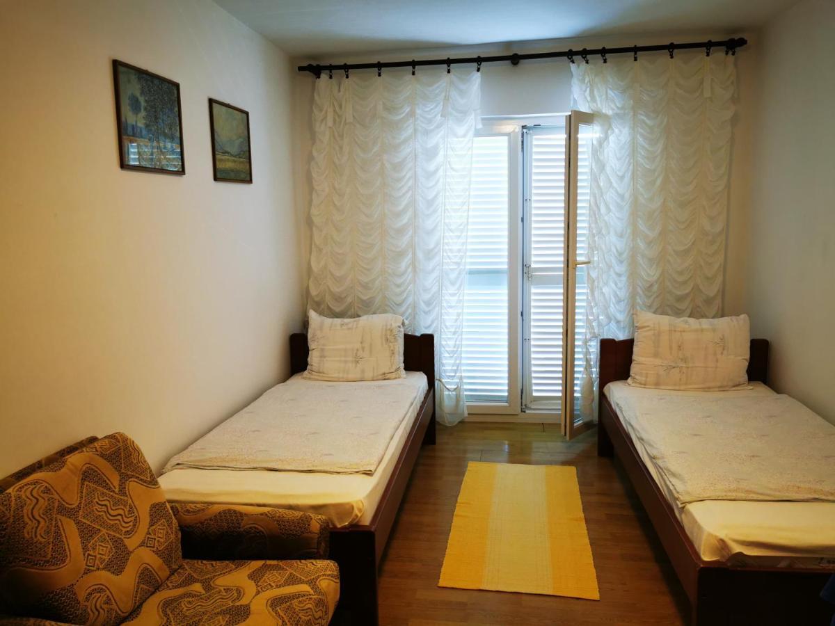 Apartment Dasek Ii, Njivice Exterior photo