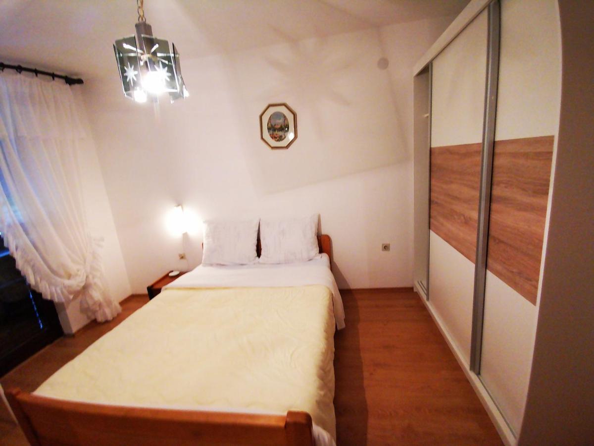 Apartment Dasek Ii, Njivice Exterior photo